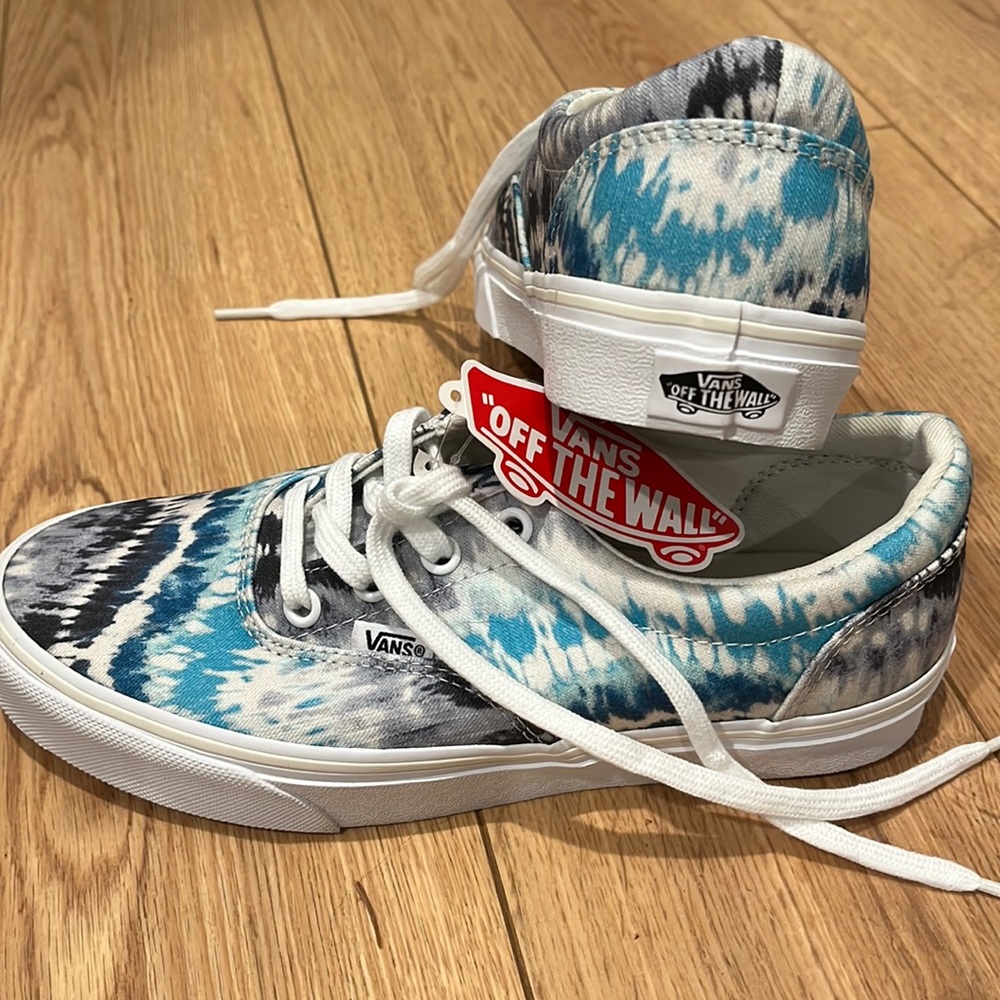 Vans womens size 7 NWT